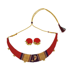 Elegant Khun Choker with round earrings