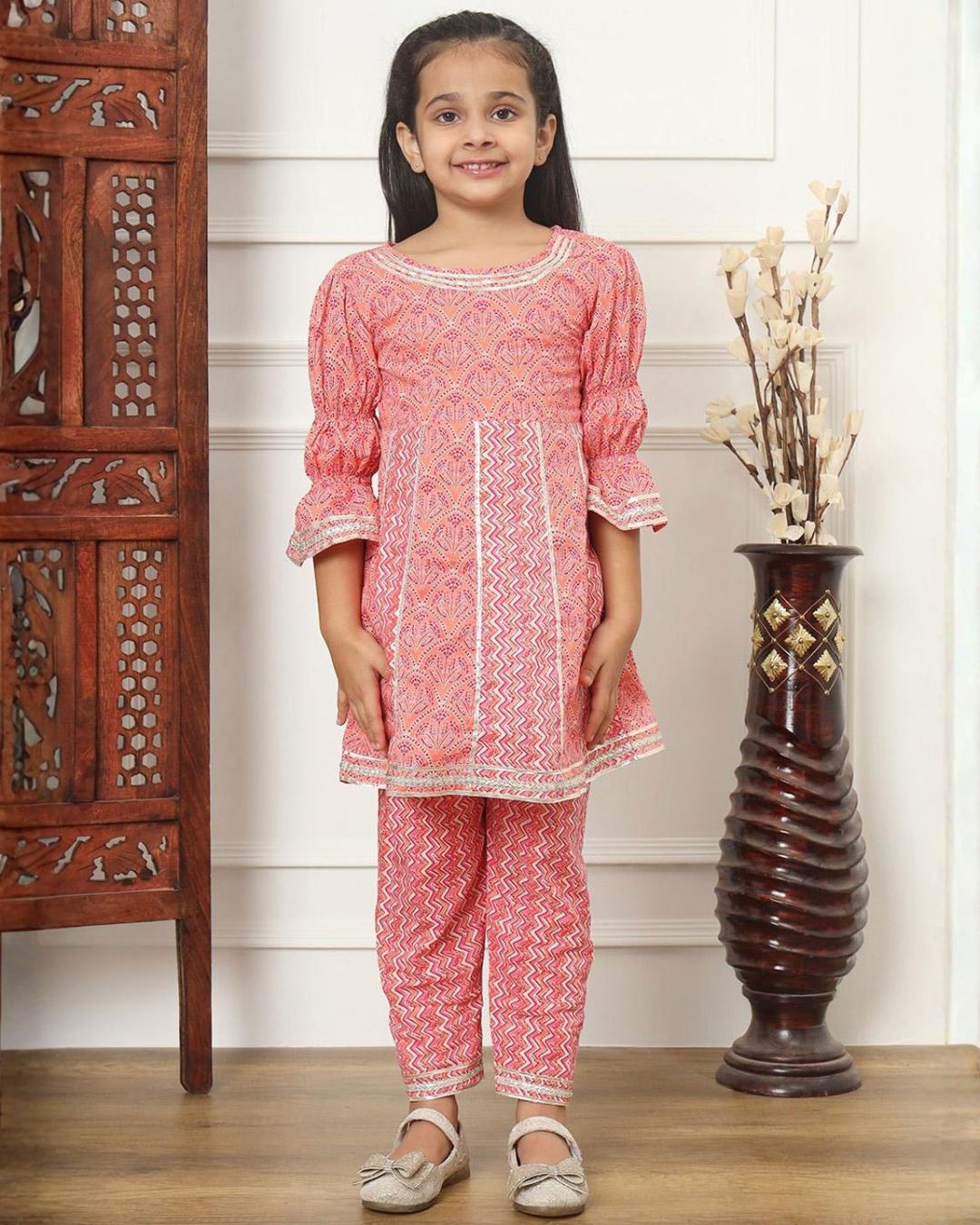 Girls Peach Printed Kurta and Pant Set with Lace Trim