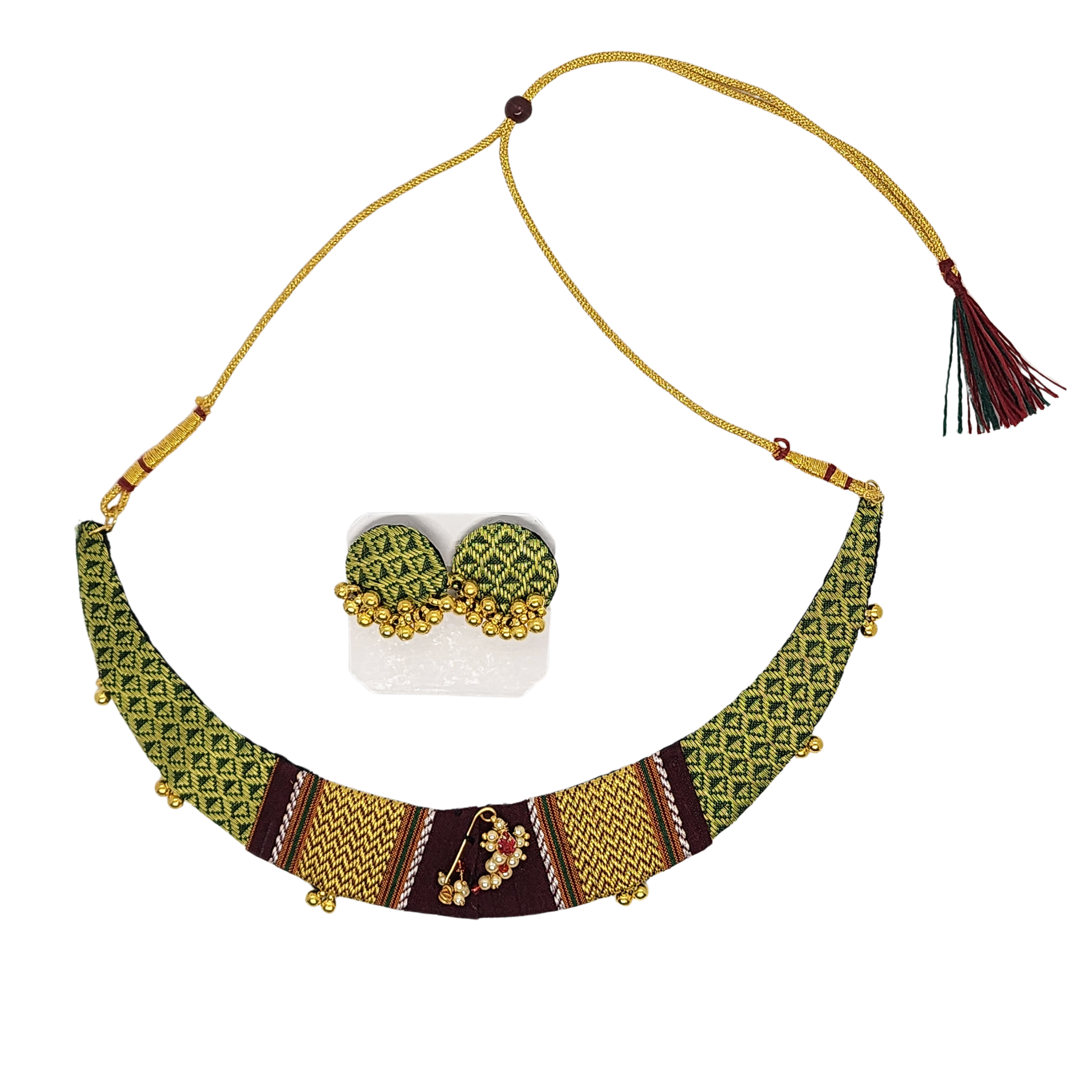 Elegant Khun Choker with round earrings
