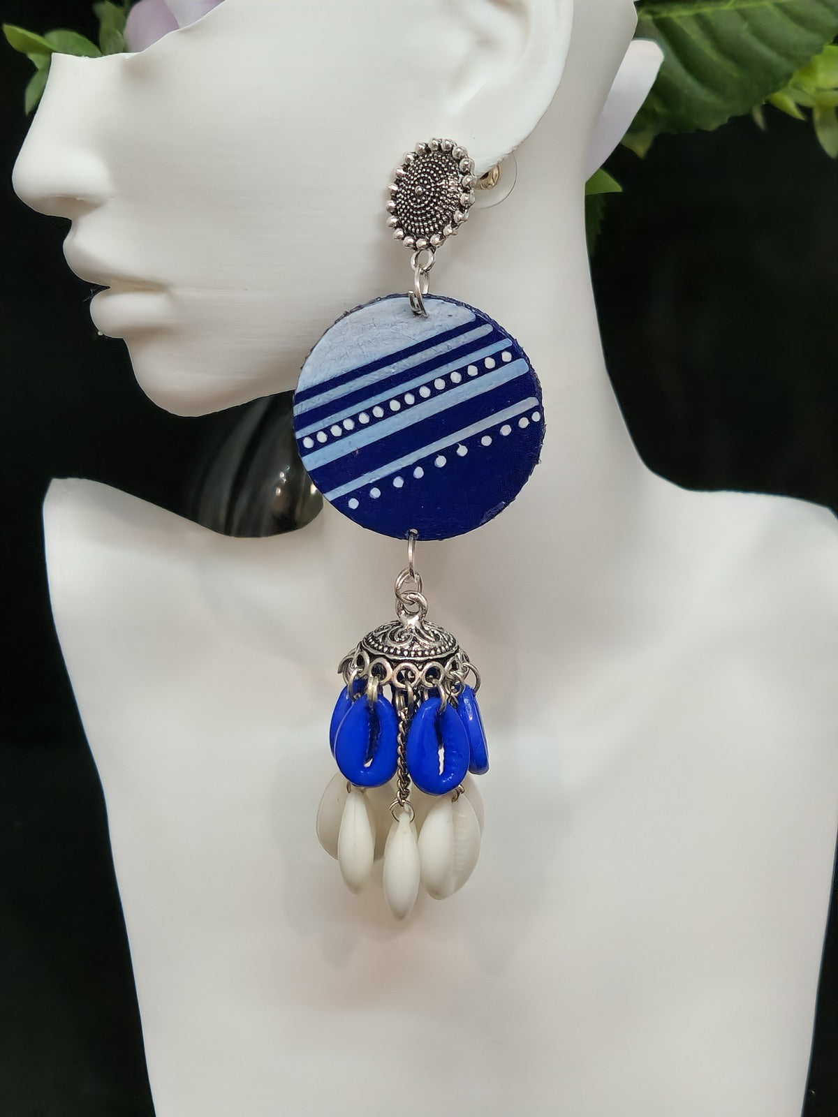 Elegant Blue Round  Earrings with Shells