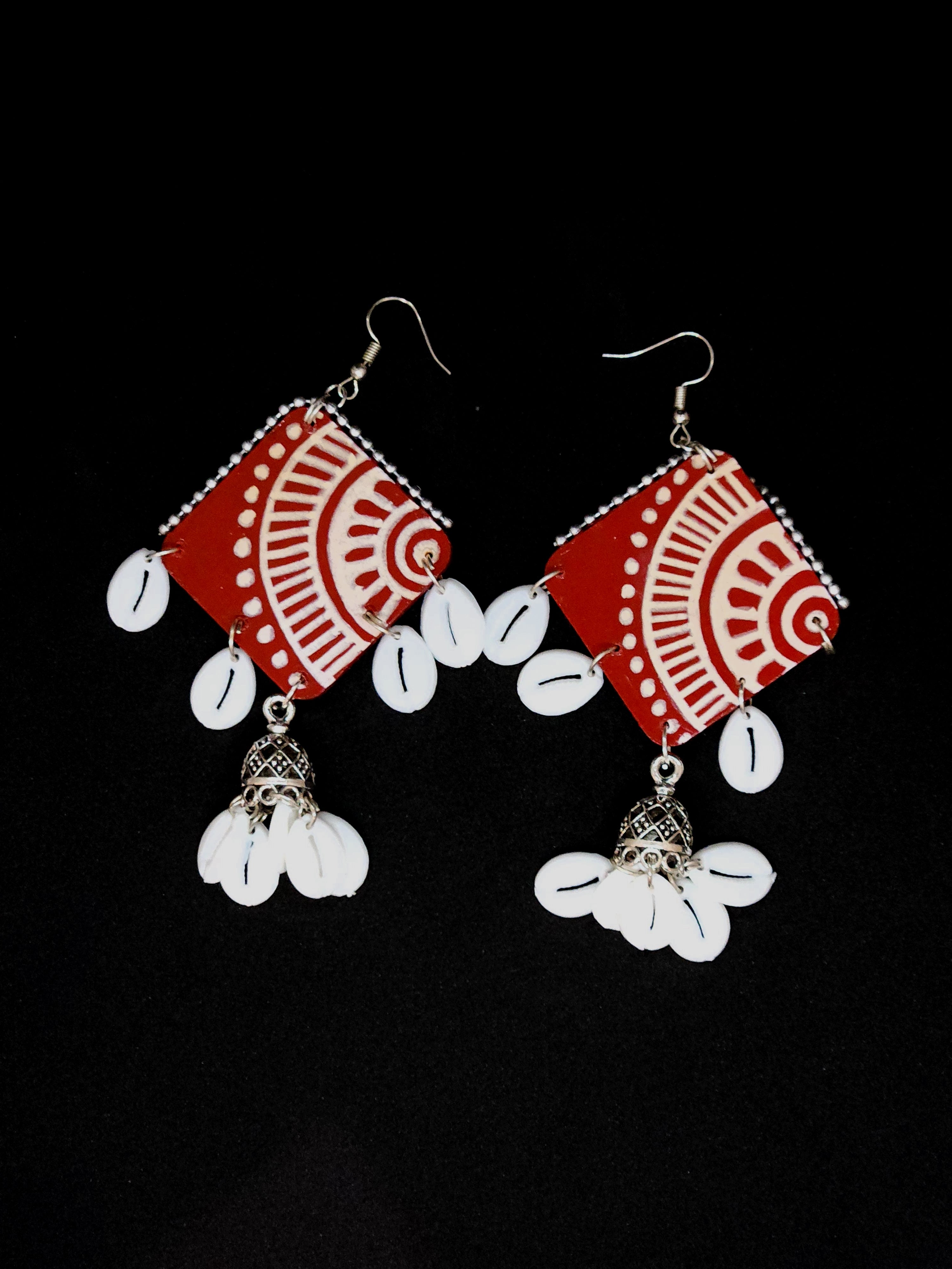 Dangling Red Diamond Shaped Earrings with Shells