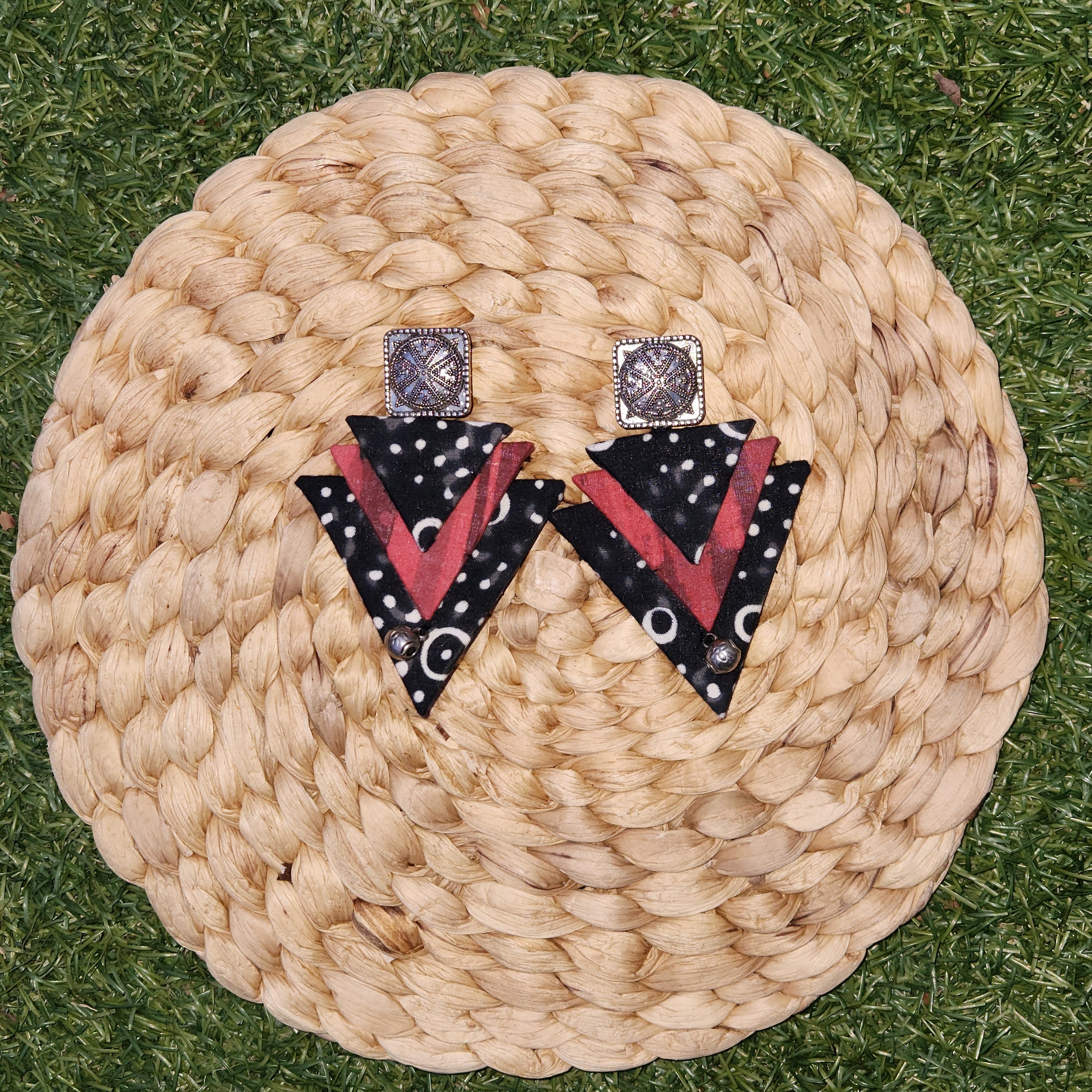 Triple Triangle Patterned Earrings