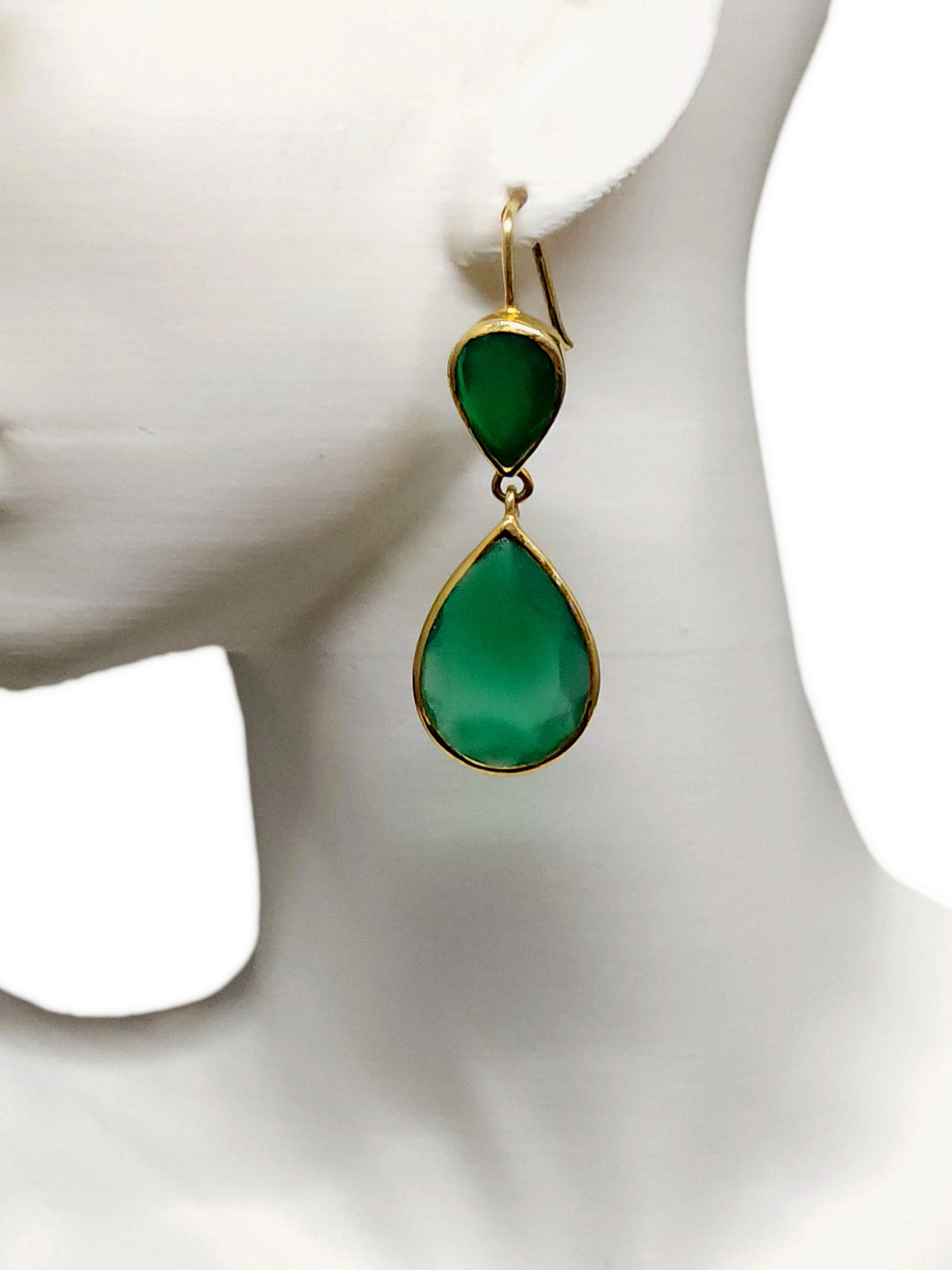Beautiful Onyx Earring in Gold Plating