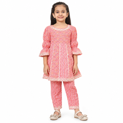 Girls Peach Printed Kurta and Pant Set with Lace Trim