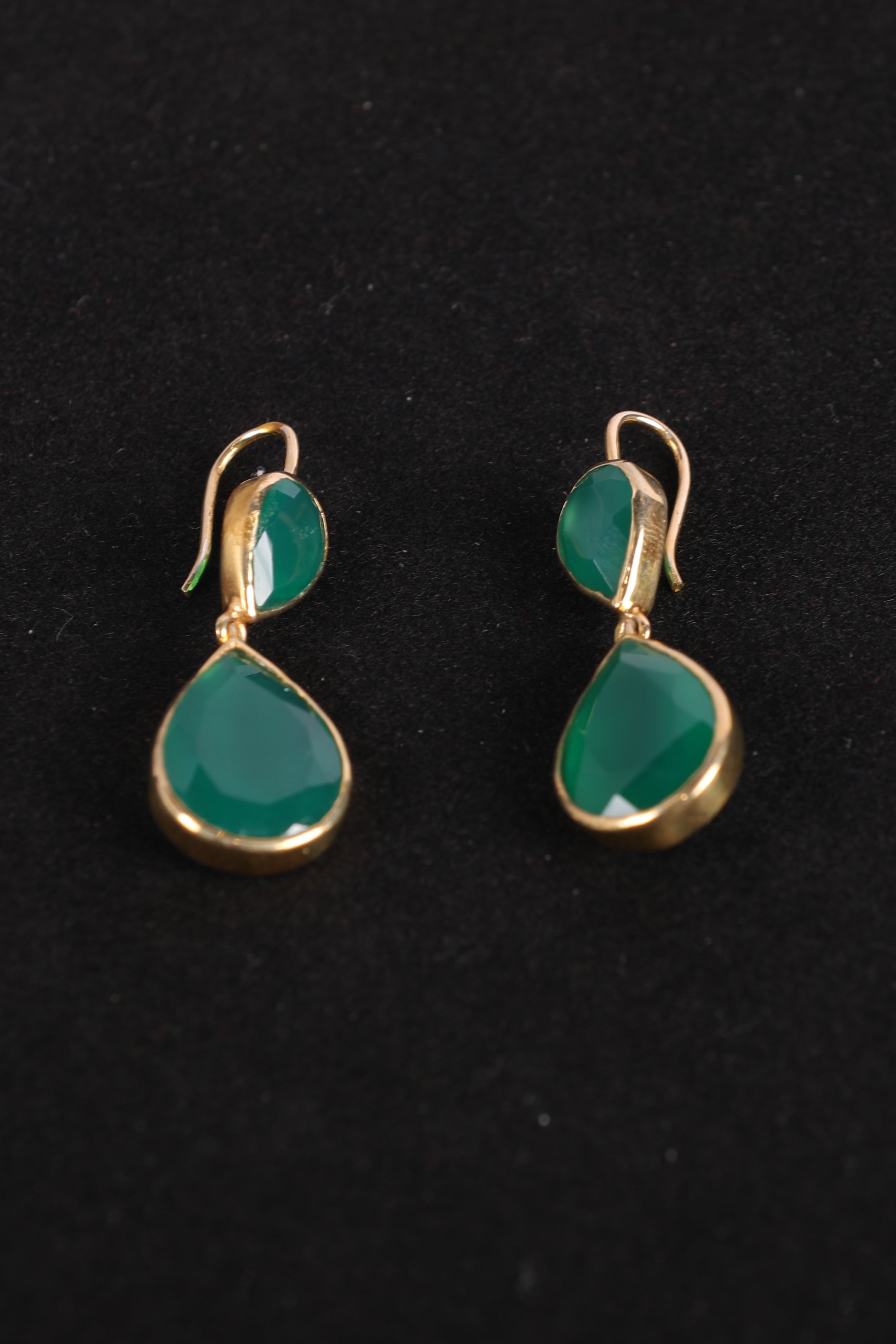 Beautiful Onyx Earring in Gold Plating