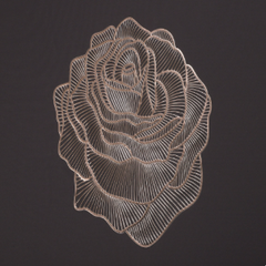 Set of 6 Rose-Shaped Placemats – Elegant Metallic Gold